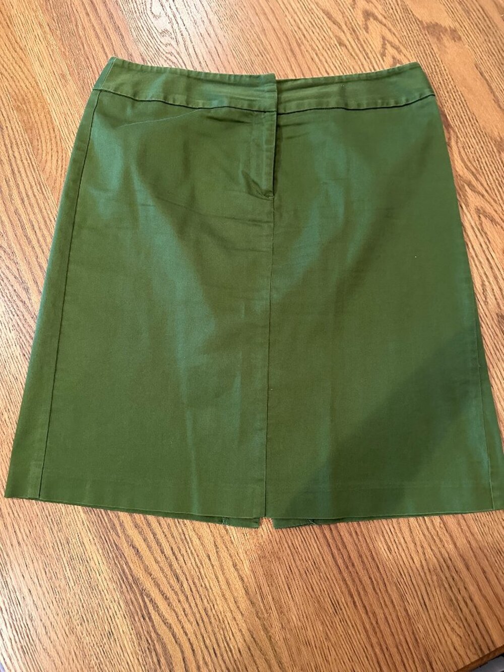 Ann Taylor green knee length skirt